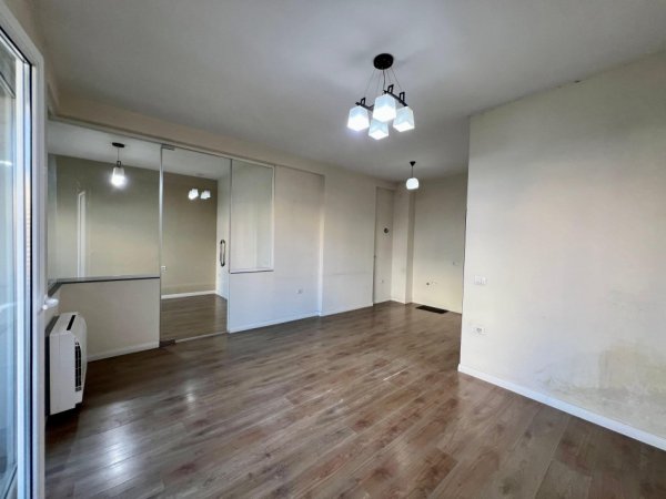 Tirane, jepet me qera apartament 1+1+Ballkon Kati 1, 60 m² 500 € (Rruga Ali Pashe Gucia)