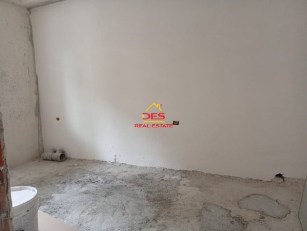 Vlore, shitet apartament 1+1+Ballkon Kati 2, 63 m² (Rruga Fiqirete Musta)