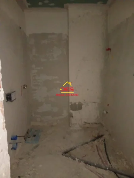 Vlore, shitet apartament 1+1+Ballkon Kati 2, 63 m² (Rruga Fiqirete Musta)