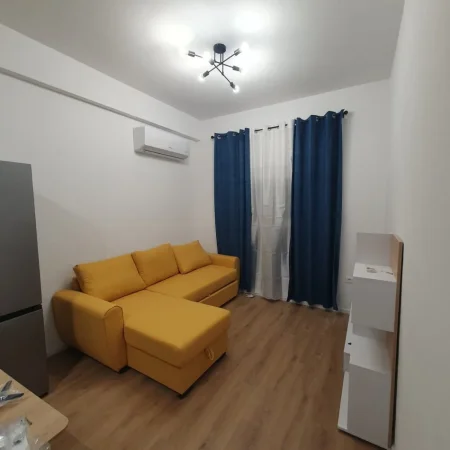 Tirane, jepet me qera apartament 1+1 Kati 2, 50 m² 450 € (Kompleksi Mangalem.)