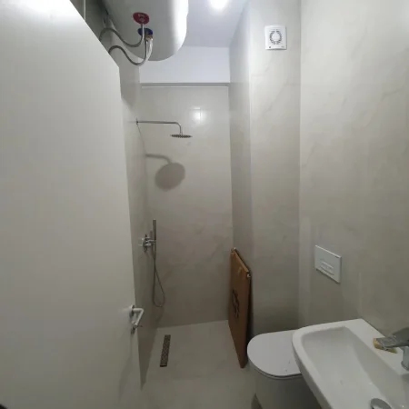 Tirane, jepet me qera apartament 1+1 Kati 2, 50 m² 450 € (Kompleksi Mangalem.)