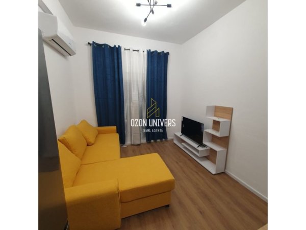Tirane, jepet me qera apartament 1+1+Ballkon Kati 5, 55 m² 450 € (Residenca Kadiu, Ali Demi Tirana, Albania)