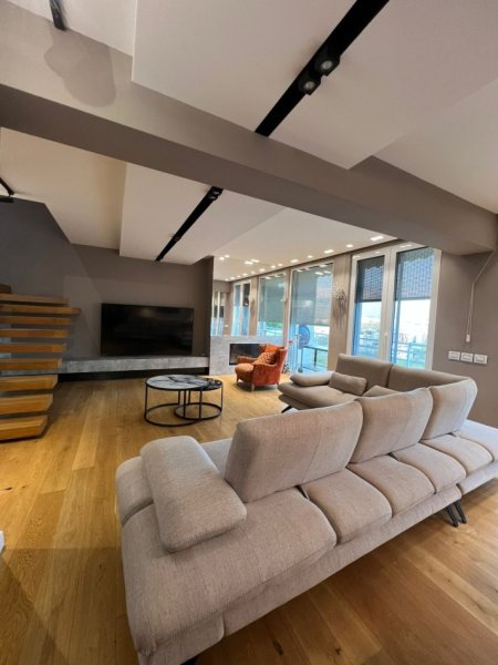 Tirane, jepet me qera apartament duplex 3+1 , 214 m² 1.750 € (Kodra e Diellit 1)