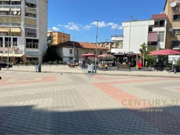 Tirane, shes ambjent biznesi Kati -1, 195 m² 