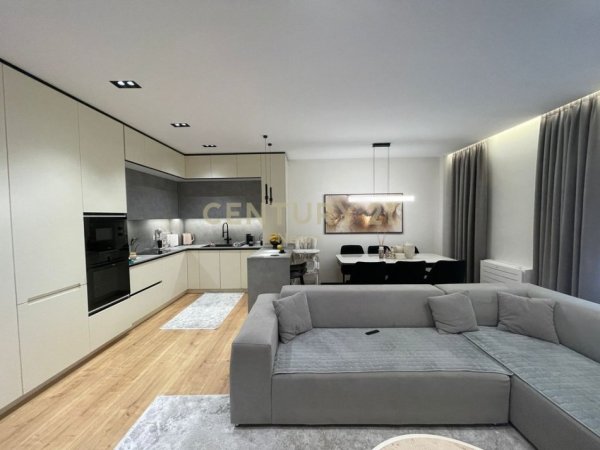 Tirane, shitet apartament 2+1+Ballkon Kati 1, 121 m² 369.000 € (Liqeni i Thate)