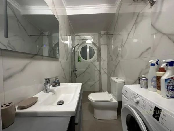 Tirane, shes 1+1+Aneks+Ballkon Kati 2, 62 m² 230.000 € (pranë Lulishtes “1 Maji”)