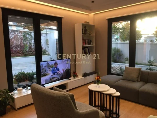 Tirane, shes Vile 2 Katshe Kati 3, 353 m² 870.000 € 