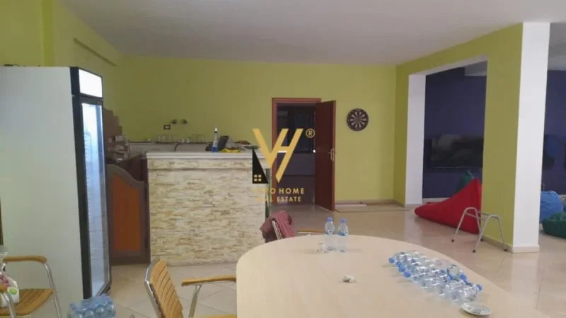 Tirane, jepet me qera ambjent biznesi Kati 0, 200 m² 1.400 € (KODRA E DIELLIT)