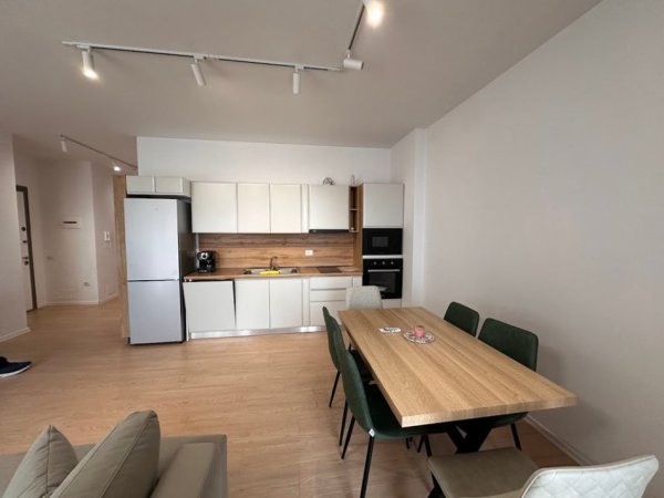 Tirane, jepet me qera apartament 1+1+Ballkon Kati 5, 110 m² 750 € (Demir Zyka)