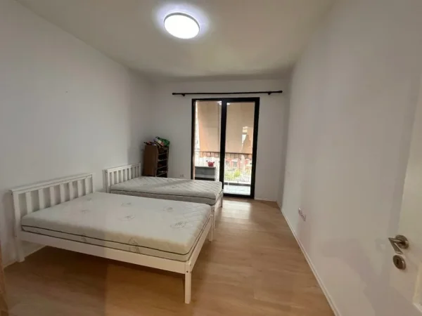 Tirane, jepet me qera apartament 1+1+Ballkon Kati 5, 110 m² 750 € (Demir Zyka)