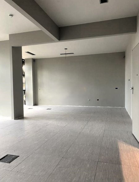 Tirane, jepet me qera zyre Kati 4, 97 m² 2.000 € (ish-Bllok)