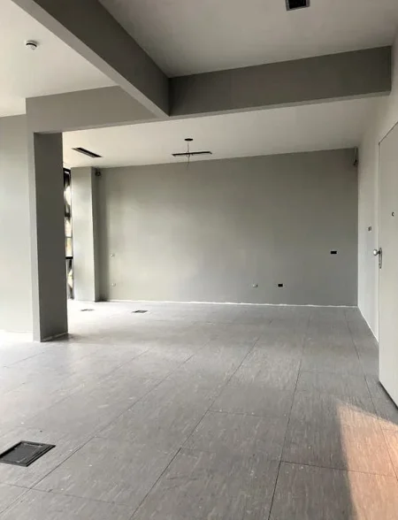 Tirane, jepet me qera zyre Kati 4, 97 m² 2.000 € (ish-Bllok)
