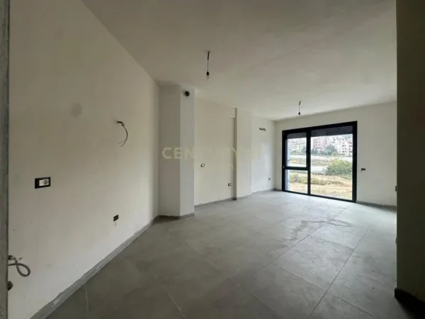 Tirane, shes apartament 2+1+Aneks+Ballkon Kati 2, 94 m² 210.000 € 