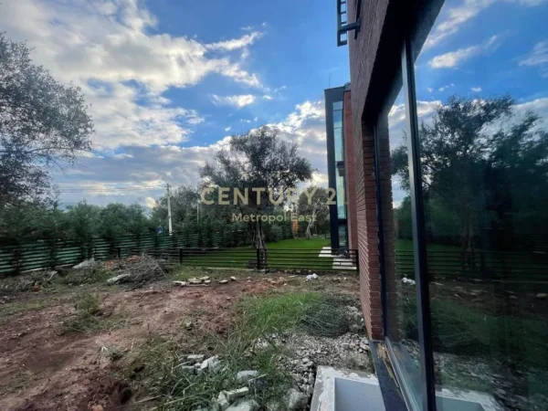 Tirane, shes Vile 3 Katshe Kati 3, 313 m² 550.000 € 