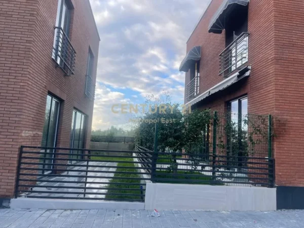 Tirane, shes Vile 3 Katshe Kati 3, 313 m² 550.000 € 