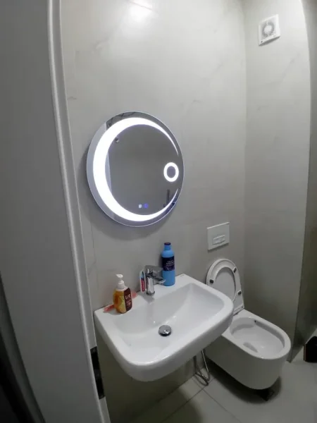 Tirane, jepet me qera apartament 1+1 Kati 7, 50 m² 450 € (Rezidenca Kadiu, Ali Demi)