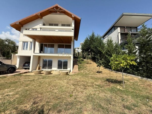 Tirane, shes Vile 3 Katshe , 527 m² 850.000 € (Barkea)