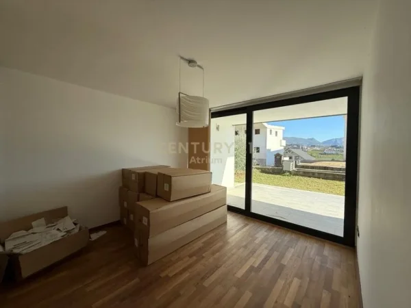 Tirane, shes Vile 3 Katshe Kati 3, 439 m² 850.000 € (BarKea)