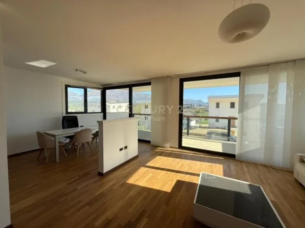 Tirane, shes Vile 3 Katshe Kati 3, 439 m² 850.000 € (BarKea)