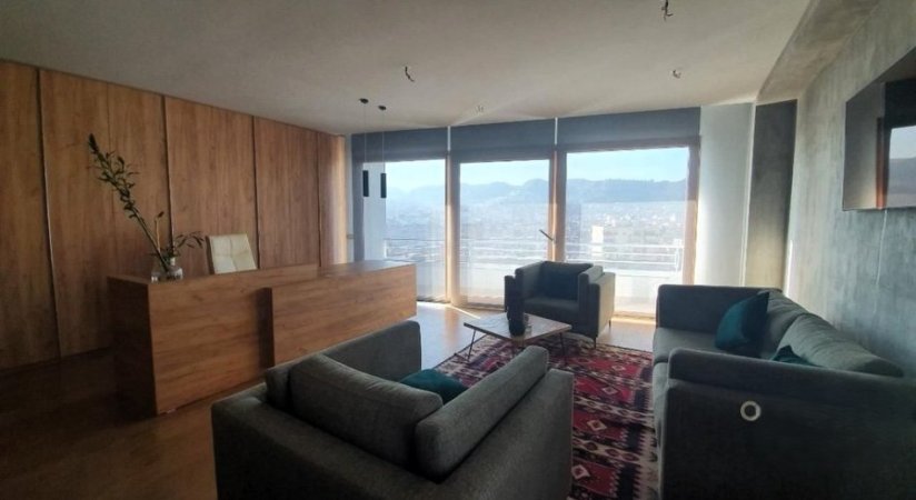 Tirane, jepet me qera zyre Kati 7, 200 m² 3.000 € (PRANE DELIJORGJIT)