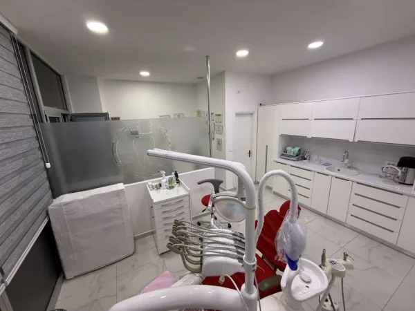 Tirane, shes ambjent biznesi Kati 0, 29 m² 73.500 € (Yzberisht , Nela 6)