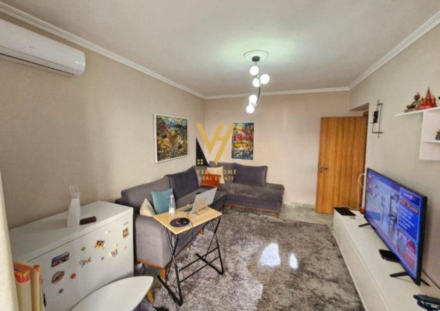 Tirane, jepet me qera apartament 1+1+Ballkon Kati 2, 60 m² 500 € (BRRYLI)