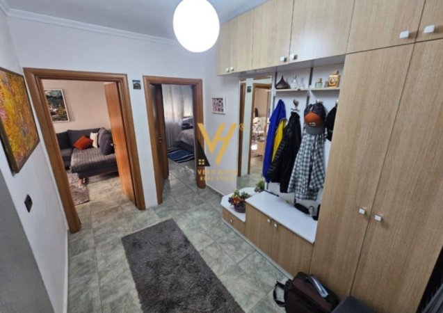 Tirane, jepet me qera apartament 1+1+Ballkon Kati 2, 60 m² 500 € (BRRYLI)