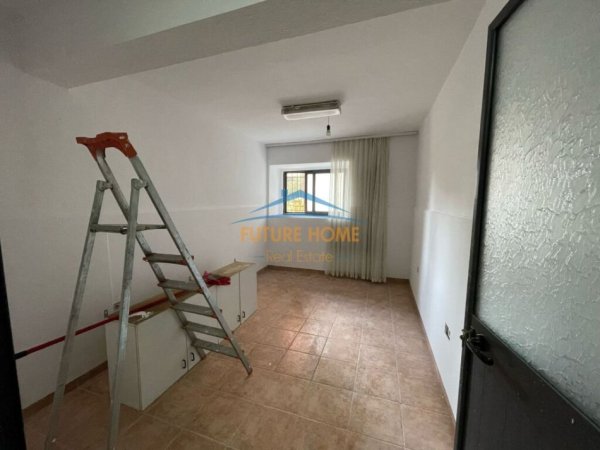 Qera, Apartament 2+1, Komuna e Parisit. 600 €