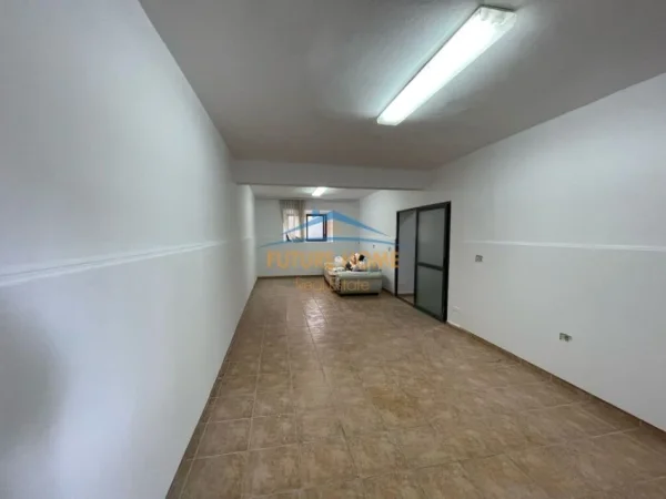 Qera, Apartament 2+1, Komuna e Parisit. 600 €