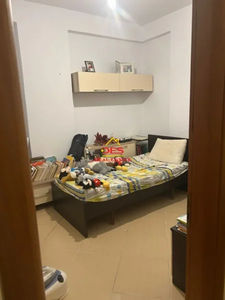 Vlore, shitet apartament 1+1+Ballkon Kati 2, 67 m² 110.000 € (Rruga Dush Strati)