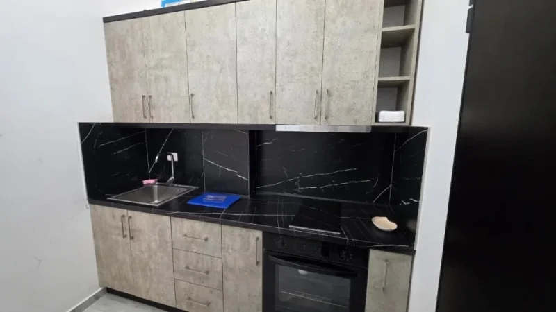 Vlore, jepet me qera apartament 1+1 Kati 2, 50 m² 400 € (Rr. Pelivan Leskaj,Skele)