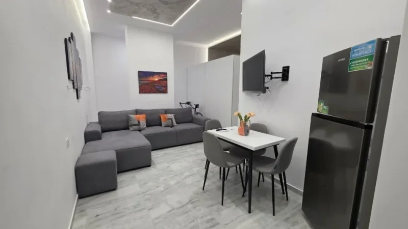 Vlore, jepet me qera apartament 1+1 Kati 2, 50 m² 400 € (Rr. Pelivan Leskaj,Skele)