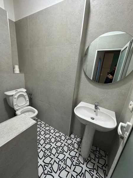 Tirane, jepet me qera garsonier Kati 1, 45 m² 500 € (Rruga Barrikadave)