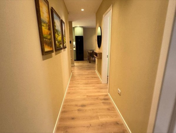 Shqiperi, jepet me qera apartament 2+1 Kati 3, 102 m² 1.000 € (Rruga e Elbasanit)