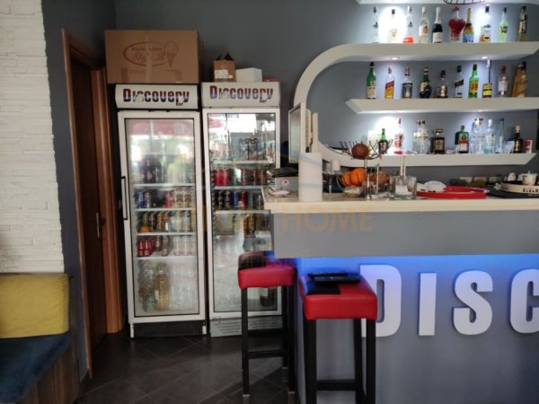 Tirane, shitet lokal Kati 0, 60 m² 120.000 € (Rruga Frosina Plaku)