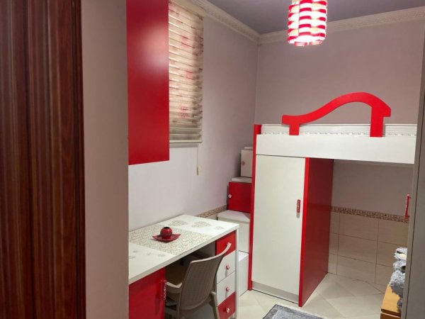 Tirane, jepet me qera apartament 2+1 Kati 1, 78 m² 350 € (tek rruga Ura)