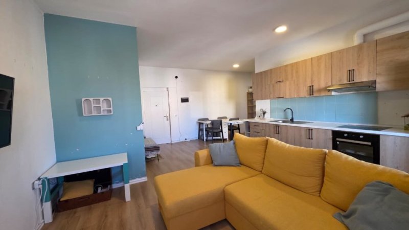 Vlore, shitet apartament 1+1 Kati 6, 71 m² 125.000 € (Rruga Pavarsia Skele)