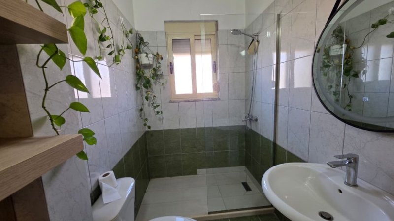 Vlore, shitet apartament 1+1 Kati 6, 71 m² 125.000 € (Rruga Pavarsia Skele)