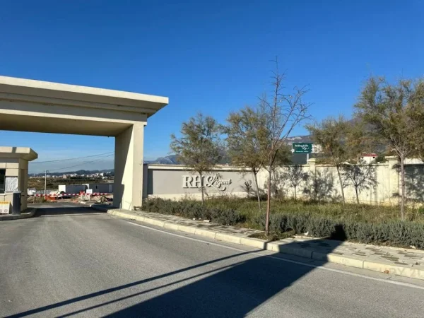 Tirane, shitet Vile 1 Katshe Kati 1, 184 m² 500.000 € (Rolling Hill Liqeni)