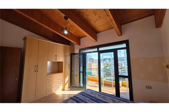 Vlore, jepet me qera apartament 1+1 Kati 2, 72 m² 250 € (Rr.Enver Jaho Rruga Enver Jaho)