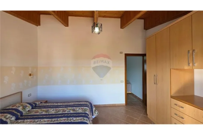 Vlore, jepet me qera apartament 1+1 Kati 2, 72 m² 250 € (Rr.Enver Jaho Rruga Enver Jaho)