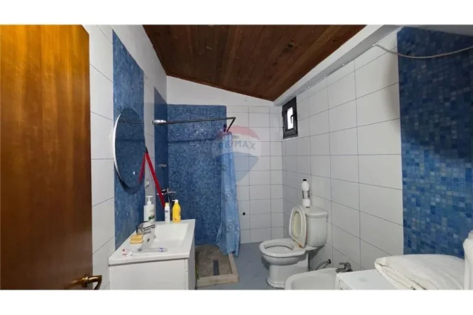 Vlore, jepet me qera apartament 1+1 Kati 2, 72 m² 250 € (Rr.Enver Jaho Rruga Enver Jaho)