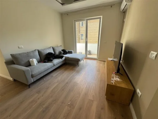 Shqiperi, jepet me qera apartament 1+1 Kati 2, 60 m² 650 € 