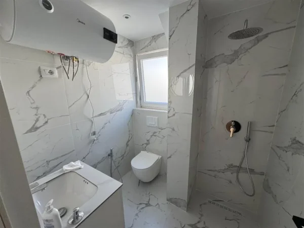 Shqiperi, jepet me qera apartament 1+1 Kati 2, 60 m² 650 € 
