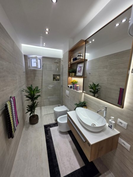 Tirane, shitet apartament 2+1 Kati 8, 92 m² 297.000 € (21 DHJETORI)