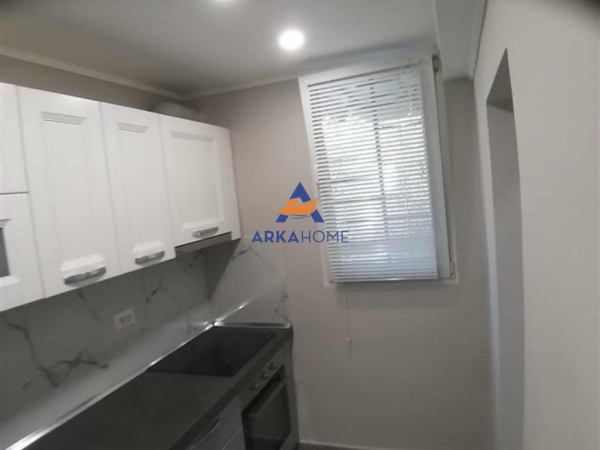 Tirane, shitet apartament 2+1+Ballkon , 78 m² 160.000 € 