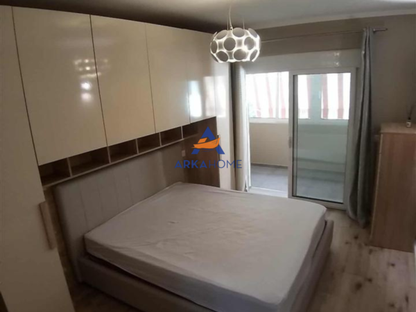 Tirane, shitet apartament 2+1+Ballkon , 78 m² 160.000 € 