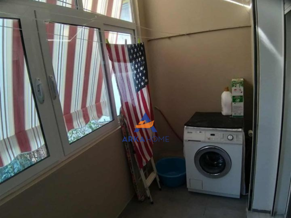 Tirane, shitet apartament 2+1+Ballkon , 78 m² 160.000 € 