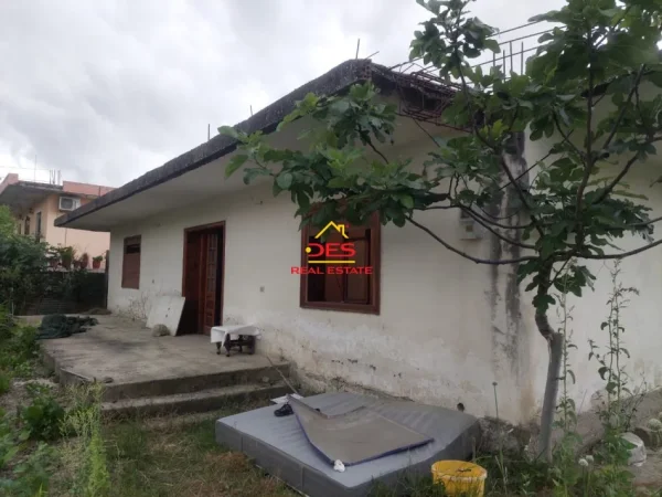 Vlore, shitet shtepi 3+1+Ballkon Kati 0, 144 m² 92.000 € (Rruga Demokracia)