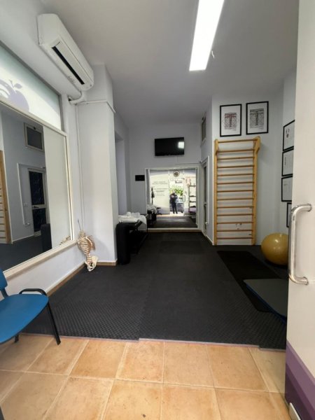 Tirane, shitet dyqan Kati 0, 25 m² 68.000 € 